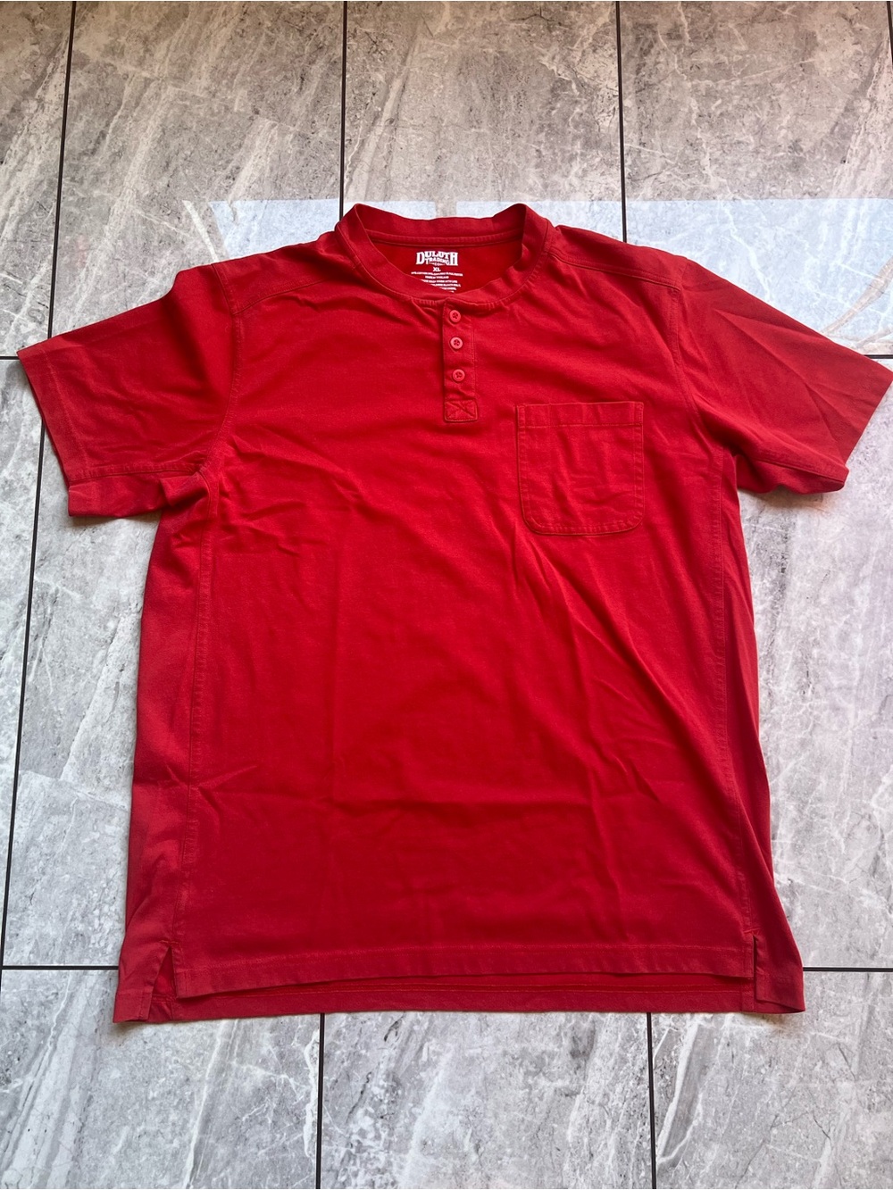 Duluth Trading Co. Relaxed Fit Longtail Henley Men's Red S/S Pocket T-Shirt XL